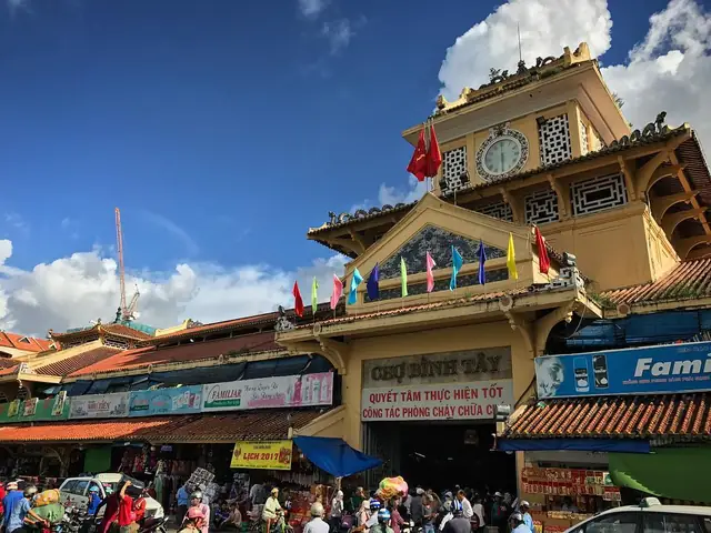Chợ Đồ Si Sài Gòn: Khám Phá 10+ Địa Điểm "săn" Đồ Cũ Giá Rẻ, Độc Đáo Chợ Đồ Si Sài Gòn: Khám Phá 10+ Địa Điểm "săn" Đồ Cũ Giá Rẻ, Độc Đáo