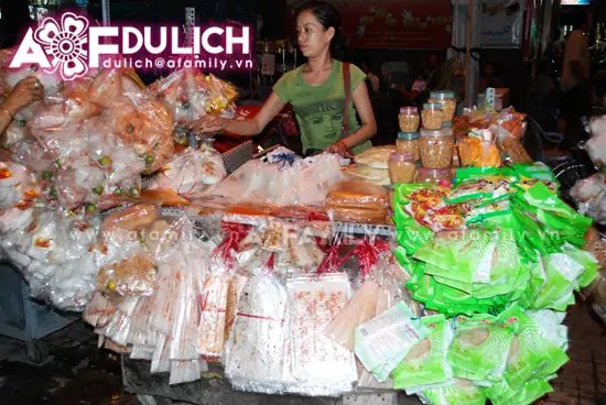Top Chợ Bánh Tráng Sài Gòn: Khám Phá Địa Điểm Sỉ & Lẻ Hấp Dẫn