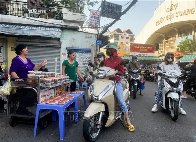 Khám Phá Chợ Dân Sinh Sài Gòn: Lịch Sử, Hàng Hóa Độc Đáo Và Kinh Nghiệm Mua Sắm Khám Phá Chợ Dân Sinh Sài Gòn: Lịch Sử, Hàng Hóa Độc Đáo Và Kinh Nghiệm Mua Sắm