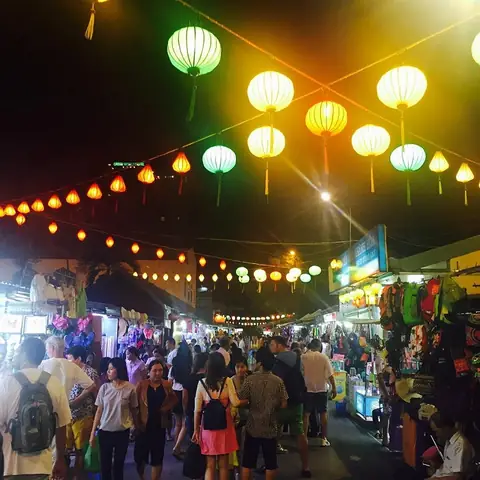 Chợ Đêm Nha Trang Ở Đâu? Hướng Dẫn Khám Phá Chi Tiết A-z