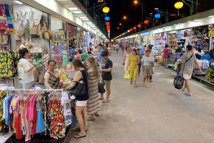 Chợ Đêm Nha Trang Ở Đâu? Hướng Dẫn Khám Phá Chi Tiết A-z