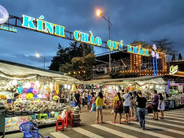 Chợ Đêm Nha Trang Ở Đâu? Hướng Dẫn Khám Phá Chi Tiết A-z