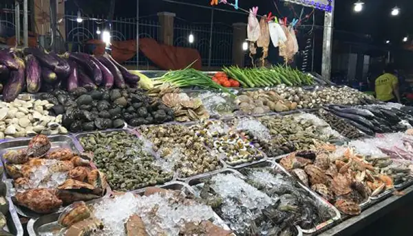 Chợ Đêm Trần Phú Cần Thơ: Trải Nghiệm Ẩm Thực, Mua Sắm & Du Lịch Đêm