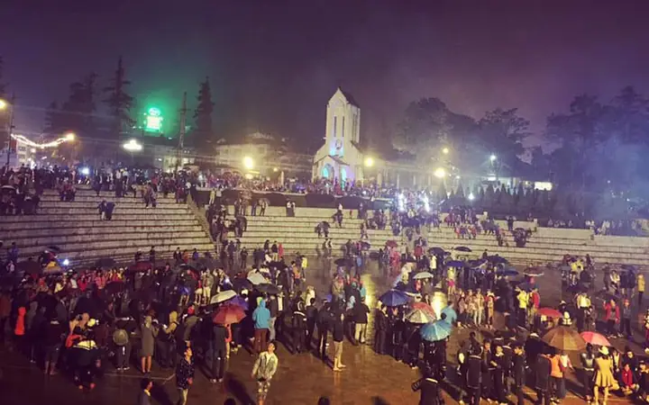 Chợ Tình Sapa: Thời Gian Diễn Ra, Địa Điểm & Hoạt Động Hấp Dẫn 43 Chợ Tình Sapa: Thời Gian Diễn Ra, Địa Điểm & Hoạt Động Hấp Dẫn