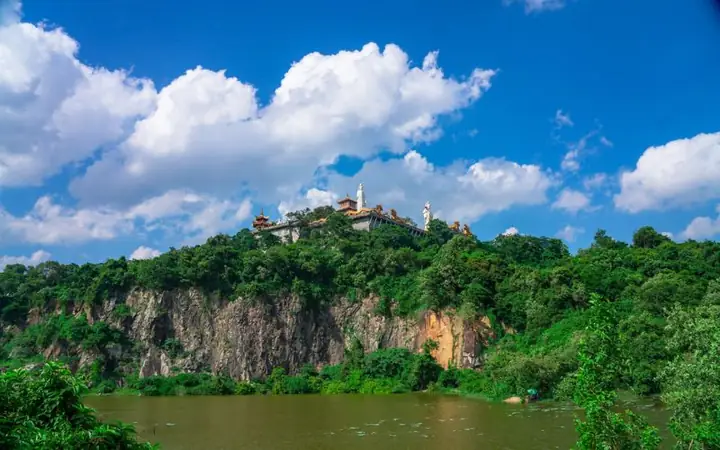 Chùa Châu Thới: Giờ Mở Cửa, Lịch Trình Tham Quan Và Kinh Nghiệm Chi Tiết