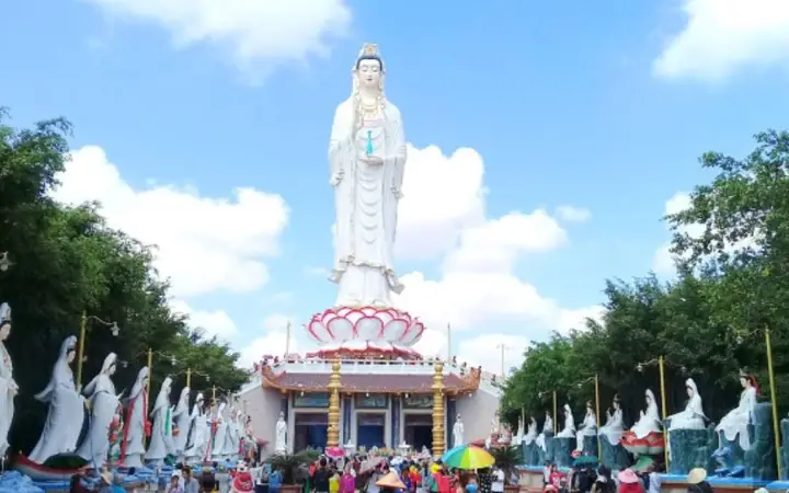 Khám Phá Những Ngôi Chùa Đẹp & Linh Thiêng Nhất Bạc Liêu Khám Phá Những Ngôi Chùa Đẹp & Linh Thiêng Nhất Bạc Liêu