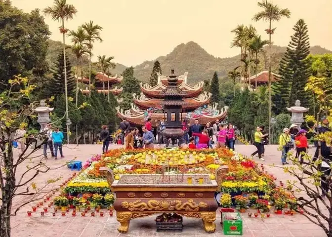 Chùa Hương Gồm Những Chùa Nào: Khám Phá Quần Thể Tâm Linh Độc Đáo Chùa Hương Gồm Những Chùa Nào: Khám Phá Quần Thể Tâm Linh Độc Đáo