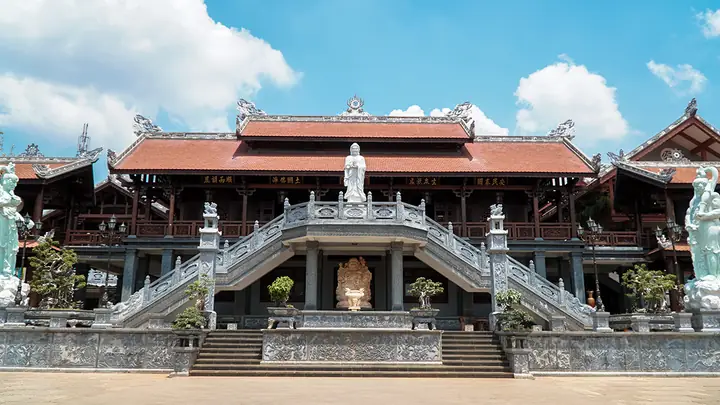Chùa Khải Đoan Buôn Ma Thuột: Khám Phá Vẻ Đẹp Lịch Sử Và Kiến Trúc Độc Đáo Chùa Khải Đoan Buôn Ma Thuột: Khám Phá Vẻ Đẹp Lịch Sử Và Kiến Trúc Độc Đáo