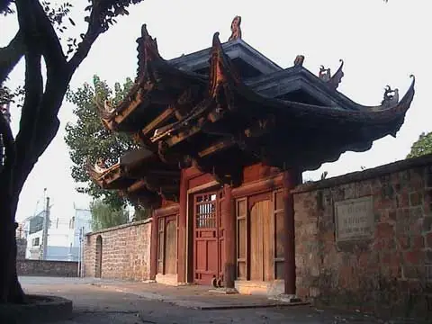 Chùa Kim Liên Tây Hồ: Lịch Sử, Kiến Trúc Và Kinh Nghiệm Tham Quan Chi Tiết
