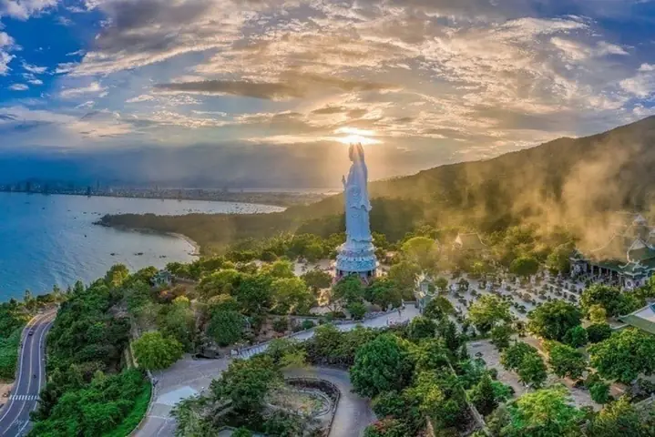Chùa Linh Ứng Đà Nẵng: Vị Trí, Khám Phá Và Kinh Nghiệm Tham Quan