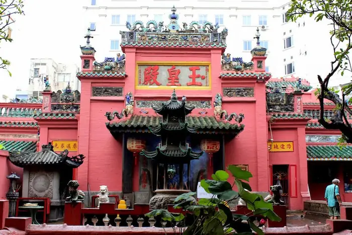 Chùa Ngọc Hoàng Có Linh Không? Kinh Nghiệm Cầu Con, Cầu Duyên Và Tài Lộc Linh Thiêng Tại Tp.hcm