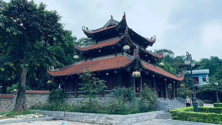 Chùa Hàm Long Bắc Ninh: Giải Mã Bí Ẩn "nhốt Vong, Cắt Trùng" Và Những Điều Linh Thiêng Chùa Hàm Long Bắc Ninh: Giải Mã Bí Ẩn "nhốt Vong, Cắt Trùng" Và Những Điều Linh Thiêng