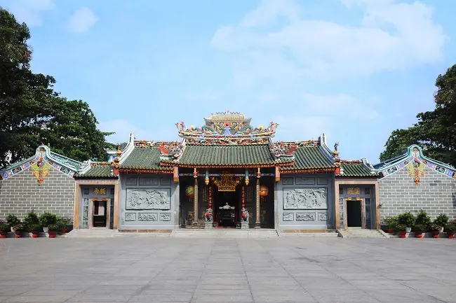 Chùa Ông Nguyễn Trãi Quận 5: Lịch Sử, Kiến Trúc Và Kinh Nghiệm Tham Quan Chùa Ông Nguyễn Trãi Quận 5: Lịch Sử, Kiến Trúc Và Kinh Nghiệm Tham Quan