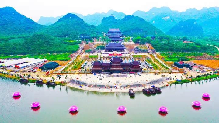 Chùa Tam Chúc Ở Đâu? Vị Trí, Hướng Dẫn Đường Đi & Kinh Nghiệm Chi Tiết Chùa Tam Chúc Ở Đâu? Vị Trí, Hướng Dẫn Đường Đi & Kinh Nghiệm Chi Tiết
