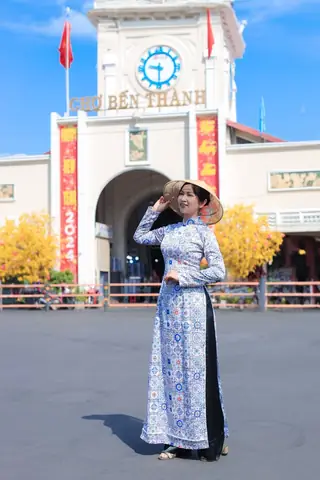 Chụp Ảnh Đẹp Tại Chợ Bến Thành: Thời Điểm, Ý Tưởng Tạo Dáng & Dịch Vụ Hỗ Trợ Chụp Ảnh Đẹp Tại Chợ Bến Thành: Thời Điểm, Ý Tưởng Tạo Dáng & Dịch Vụ Hỗ Trợ