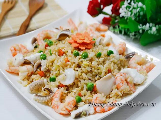 Cơm Chiên Hải Sản Nha Trang: Top Quán Ngon, Giá Rẻ & Bí Quyết Chuẩn Vị