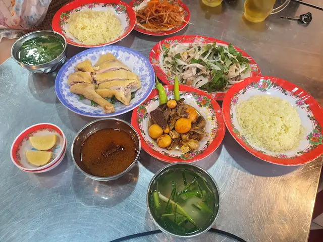 Cơm Gà Bà Buội Hồ Nghinh Đà Nẵng: Địa Chỉ, Review Và Kinh Nghiệm Đi Ăn