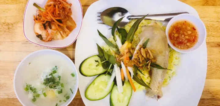 Cơm Gà Nha Trang Bé Ba: Địa Chỉ, Menu Và Review Chi Tiết