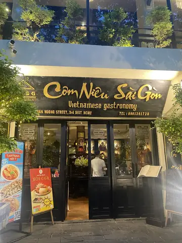 Cơm Niêu Sài Gòn Quận 3: Khám Phá Hương Vị Đặc Sắc & Quán Ngon Nhất