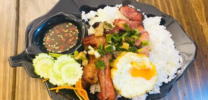 Cơm Tấm Cách Mạng Tháng 8: Khám Phá Các Quán Ngon Nhất Tại Tp.hcm
