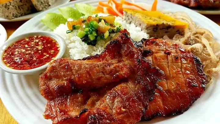 Cơm Tấm Long Xuyên Ngon Nức Tiếng Tại Cần Thơ: Khám Phá Ngay! Cơm Tấm Long Xuyên Ngon Nức Tiếng Tại Cần Thơ: Khám Phá Ngay!