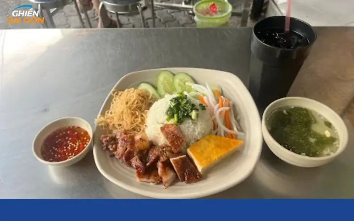 Cơm Tấm Sài Gòn Quận 7: Danh Sách Quán Ngon & Kinh Nghiệm Chọn Lựa Cơm Tấm Sài Gòn Quận 7: Danh Sách Quán Ngon & Kinh Nghiệm Chọn Lựa