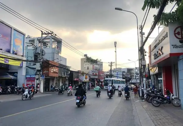 Khám Phá "con Đường Thời Trang" Sài Gòn: Thiên Đường Mua Sắm Cho Mọi Phong Cách