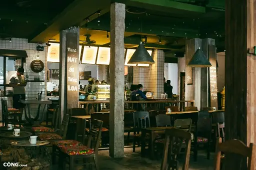 Thông Tin Chi Tiết Cộng Cà Phê 94 Đường Láng: Địa Chỉ, Giờ Mở Cửa & Sự Kiện