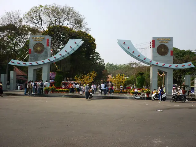 Công Viên Lê Thị Riêng: Địa Chỉ, Giờ Mở Cửa & Kinh Nghiệm Vui Chơi Chi Tiết Công Viên Lê Thị Riêng: Địa Chỉ, Giờ Mở Cửa & Kinh Nghiệm Vui Chơi Chi Tiết
