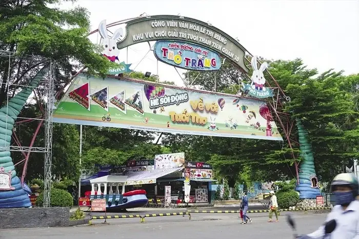 Công Viên Lê Thị Riêng: Địa Chỉ, Giờ Mở Cửa & Kinh Nghiệm Vui Chơi Chi Tiết Công Viên Lê Thị Riêng: Địa Chỉ, Giờ Mở Cửa & Kinh Nghiệm Vui Chơi Chi Tiết