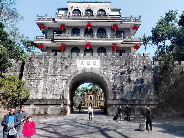 Cửa Khẩu Bằng Tường: Hướng Dẫn Chi Tiết Từ A-z Và Những Trải Nghiệm Không Thể Bỏ Lỡ