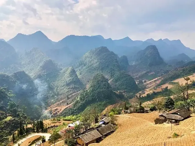 Khám Phá Cung Đường Hà Giang Đi Đồng Văn: Lịch Trình, Chi Phí & Điểm Đến Hấp Dẫn Khám Phá Cung Đường Hà Giang Đi Đồng Văn: Lịch Trình, Chi Phí & Điểm Đến Hấp Dẫn