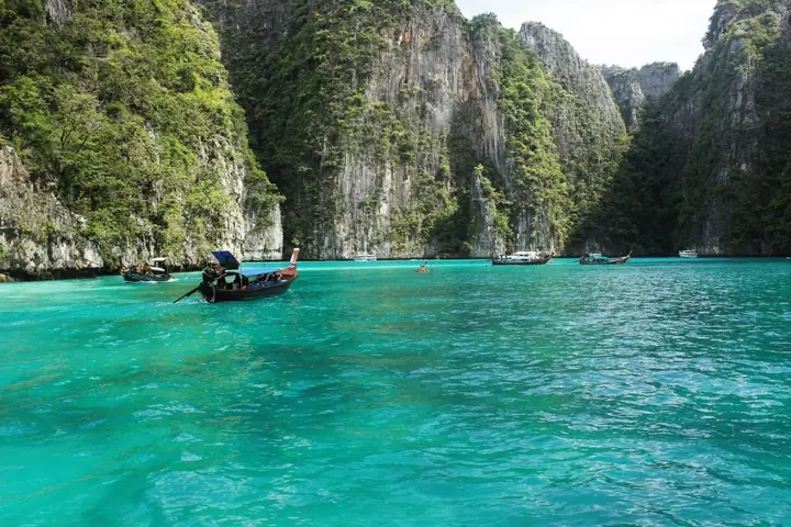 Cách Di Chuyển Từ Phuket Đến Bangkok: Kinh Nghiệm Chi Tiết & So Sánh Các Phương Tiện