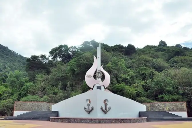 Top 10 Di Tích Lịch Sử Phú Yên Nổi Tiếng & Hướng Dẫn Khám Phá Chi Tiết Top 10 Di Tích Lịch Sử Phú Yên Nổi Tiếng & Hướng Dẫn Khám Phá Chi Tiết
