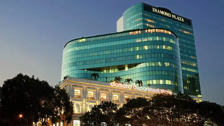 Diamond Plaza Có Gì Ăn? Khám Phá Thiên Đường Ẩm Thực Tầng 5 & Food Court Diamond Plaza Có Gì Ăn? Khám Phá Thiên Đường Ẩm Thực Tầng 5 & Food Court