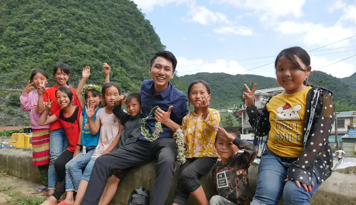 Hành Trình Du Lịch Cùng Khoai Lang Thang: Khám Phá Thế Giới Qua Lăng Kính Ẩm Thực & Văn Hóa Hành Trình Du Lịch Cùng Khoai Lang Thang: Khám Phá Thế Giới Qua Lăng Kính Ẩm Thực & Văn Hóa