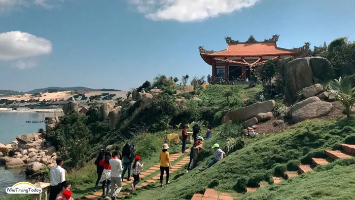 Du Lịch Đầm Môn Khánh Hòa: Khám Phá Vẻ Đẹp Hoang Sơ Và Kinh Nghiệm Chi Tiết