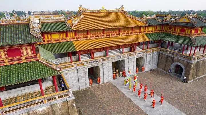 Du Lịch Huế Đi Đâu, Chơi Gì: Khám Phá Trọn Vẹn Vẻ Đẹp Cố Đô Du Lịch Huế Đi Đâu, Chơi Gì: Khám Phá Trọn Vẹn Vẻ Đẹp Cố Đô