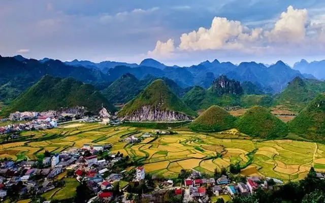 Du Lịch Quản Bạ Hà Giang: Khám Phá Cổng Trời, Núi Đôi Và Đặc Sản