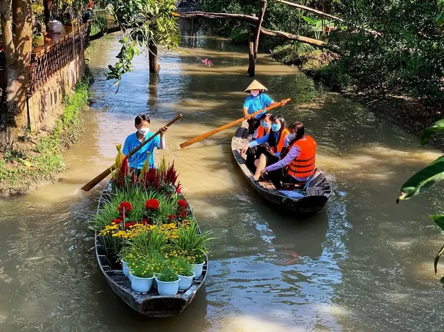 Khám Phá Du Lịch Sông Nước Cần Thơ: Trải Nghiệm Miệt Vườn & Chợ Nổi Độc Đáo Khám Phá Du Lịch Sông Nước Cần Thơ: Trải Nghiệm Miệt Vườn & Chợ Nổi Độc Đáo