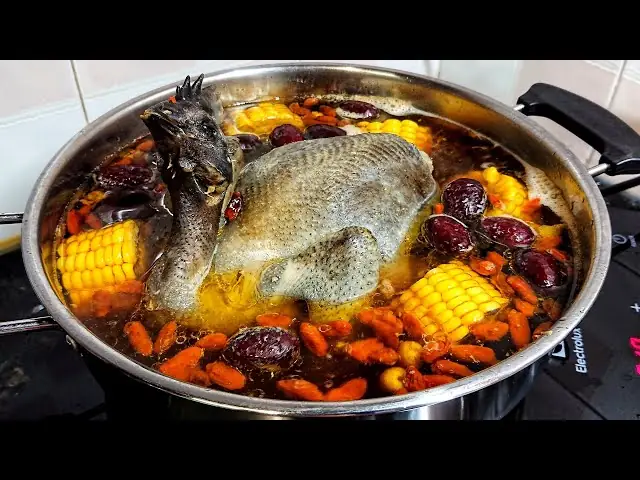 Gà H'mông Tiềm Thuốc Bắc: Cách Chế Biến Bổ Dưỡng, Công Dụng & Bí Quyết Chuẩn Vị Gà H'mông Tiềm Thuốc Bắc: Cách Chế Biến Bổ Dưỡng, Công Dụng & Bí Quyết Chuẩn Vị