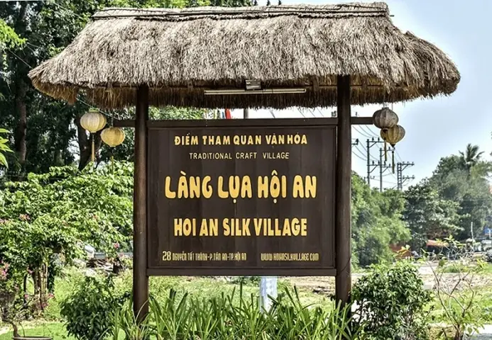 Giá Buffet Làng Lụa Hội An: Chi Phí & Trải Nghiệm Chi Tiết