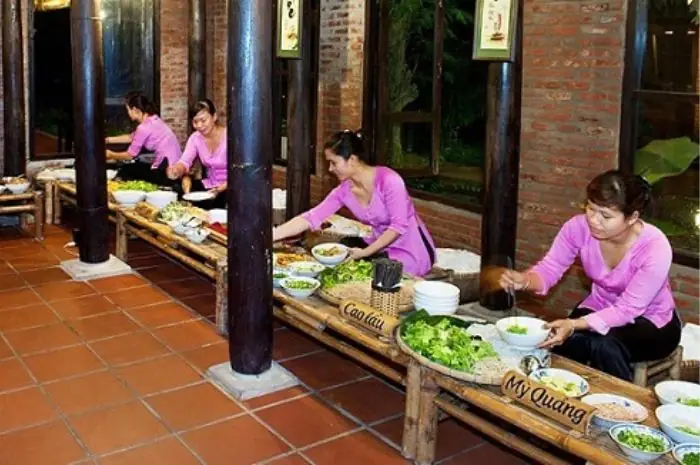 Giá Buffet Làng Lụa Hội An: Chi Phí & Trải Nghiệm Chi Tiết