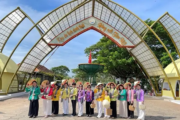 Giá Vé Làng Nổi Tân Lập Mới Nhất 2026: Chi Phí Khám Phá Rừng Tràm Giá Vé Làng Nổi Tân Lập Mới Nhất 2026: Chi Phí Khám Phá Rừng Tràm