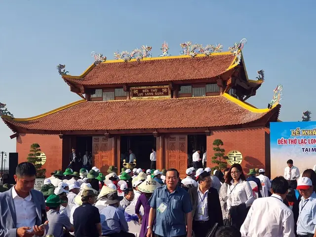 Giá Vé Tham Quan Đất Mũi Cà Mau: Cập Nhật Mới Nhất & Kinh Nghiệm Chi Tiết Giá Vé Tham Quan Đất Mũi Cà Mau: Cập Nhật Mới Nhất & Kinh Nghiệm Chi Tiết