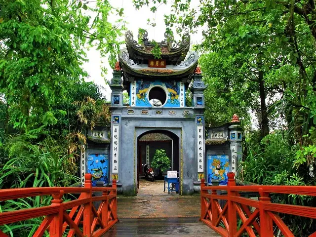 Giá Vé Đền Ngọc Sơn Hà Nội: Cập Nhật Mới Nhất 2026 & Kinh Nghiệm Tham Quan Giá Vé Đền Ngọc Sơn Hà Nội: Cập Nhật Mới Nhất 2026 & Kinh Nghiệm Tham Quan