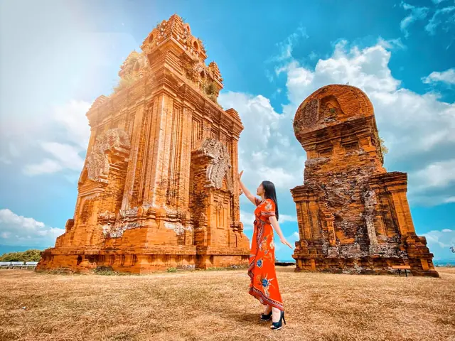 Tháp Bánh Ít: Khám Phá Kiến Trúc Chăm Cổ Và Dấu Ấn Lịch Sử Độc Đáo Tại Bình Định Tháp Bánh Ít: Khám Phá Kiến Trúc Chăm Cổ Và Dấu Ấn Lịch Sử Độc Đáo Tại Bình Định