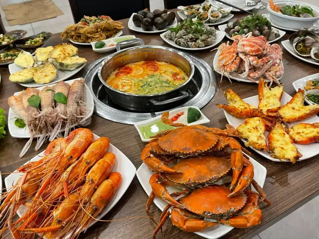 Top Quán Hải Sản Bình Dân Ngon & Giá Rẻ Nhất Hà Nội 10 Top Quán Hải Sản Bình Dân Ngon & Giá Rẻ Nhất Hà Nội