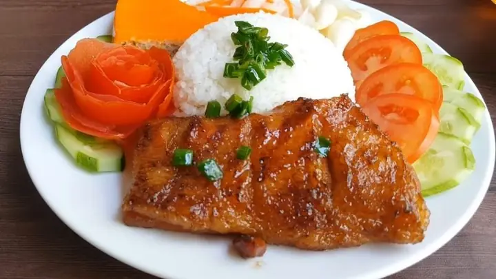 Hình Ảnh Cơm Tấm Sườn Nướng: Khám Phá Hương Vị Hấp Dẫn Của Món Ăn Quốc Dân Hình Ảnh Cơm Tấm Sườn Nướng: Khám Phá Hương Vị Hấp Dẫn Của Món Ăn Quốc Dân