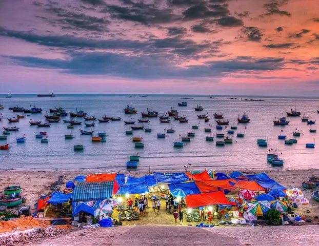 Làng Chài Mũi Né: Khám Phá Vẻ Đẹp Bình Yên & Trải Nghiệm Độc Đáo Làng Chài Mũi Né: Khám Phá Vẻ Đẹp Bình Yên & Trải Nghiệm Độc Đáo